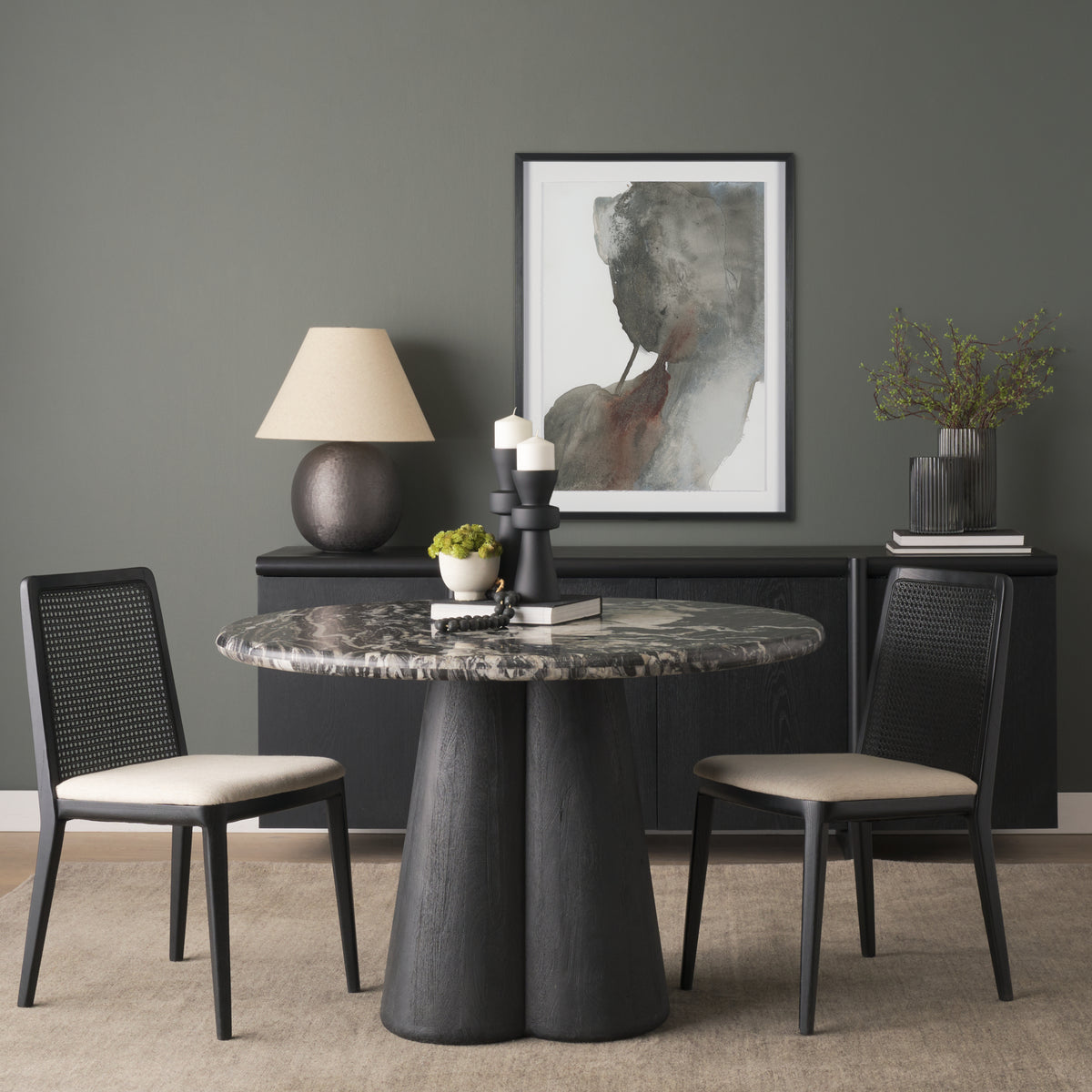Marilyn dining table lifestyle