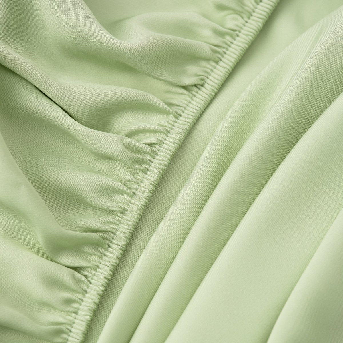 100% Organic Bamboo Bedsheet Set (4 Piece) (Sage / Light Green) 400TC - EarthLoom