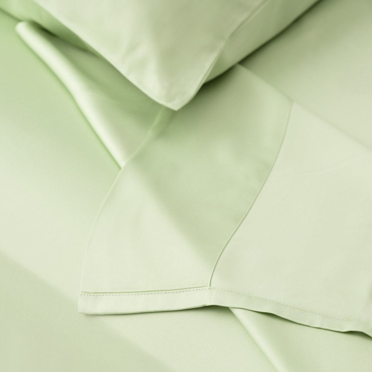 100% Organic Bamboo Bedsheet Set (4 Piece) (Sage / Light Green) 400TC - EarthLoom