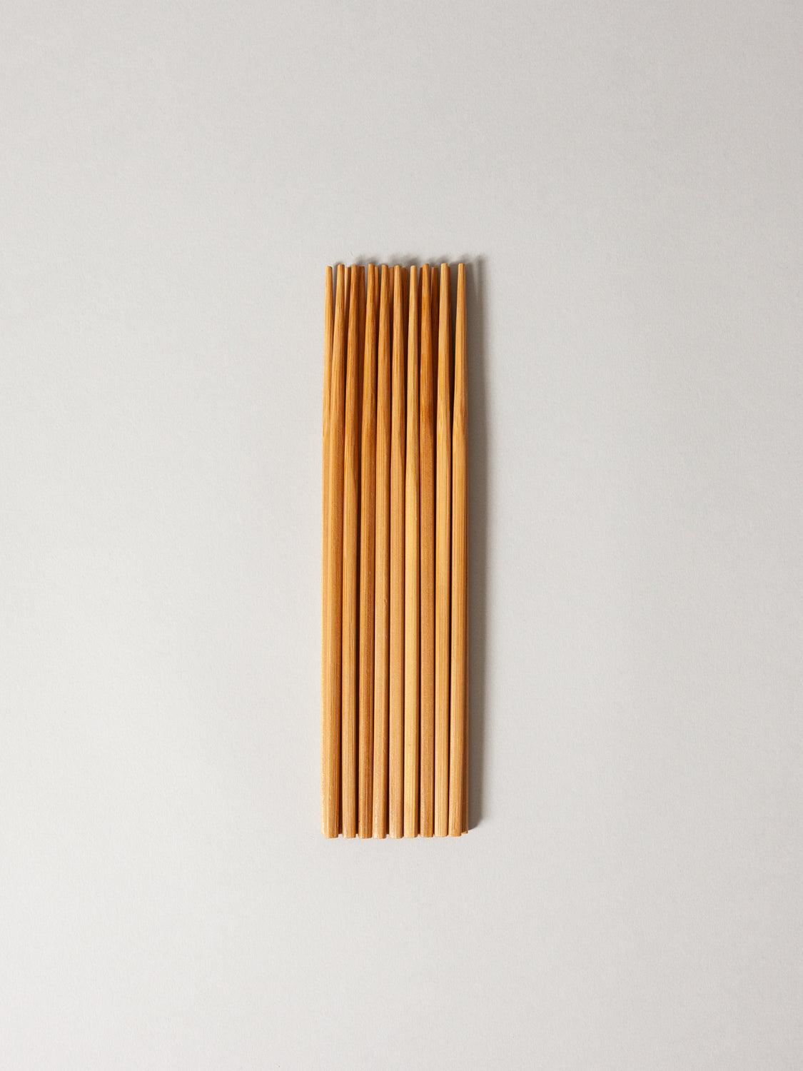 Susu Bamboo Chopstick Set - in use