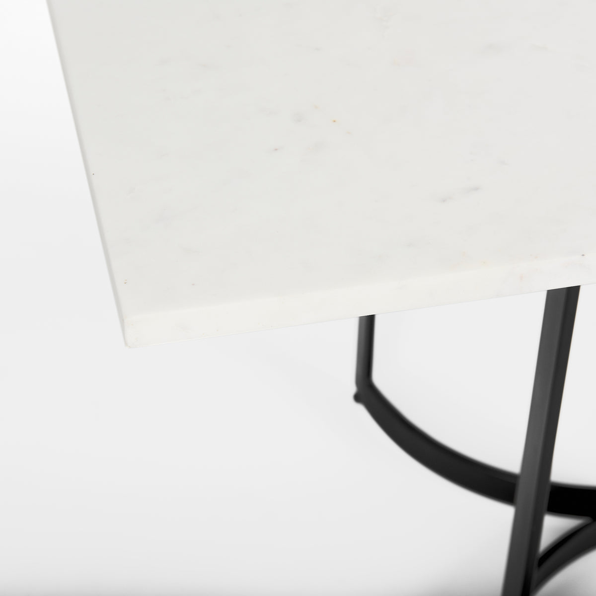 Tanner dining table, top edge detail