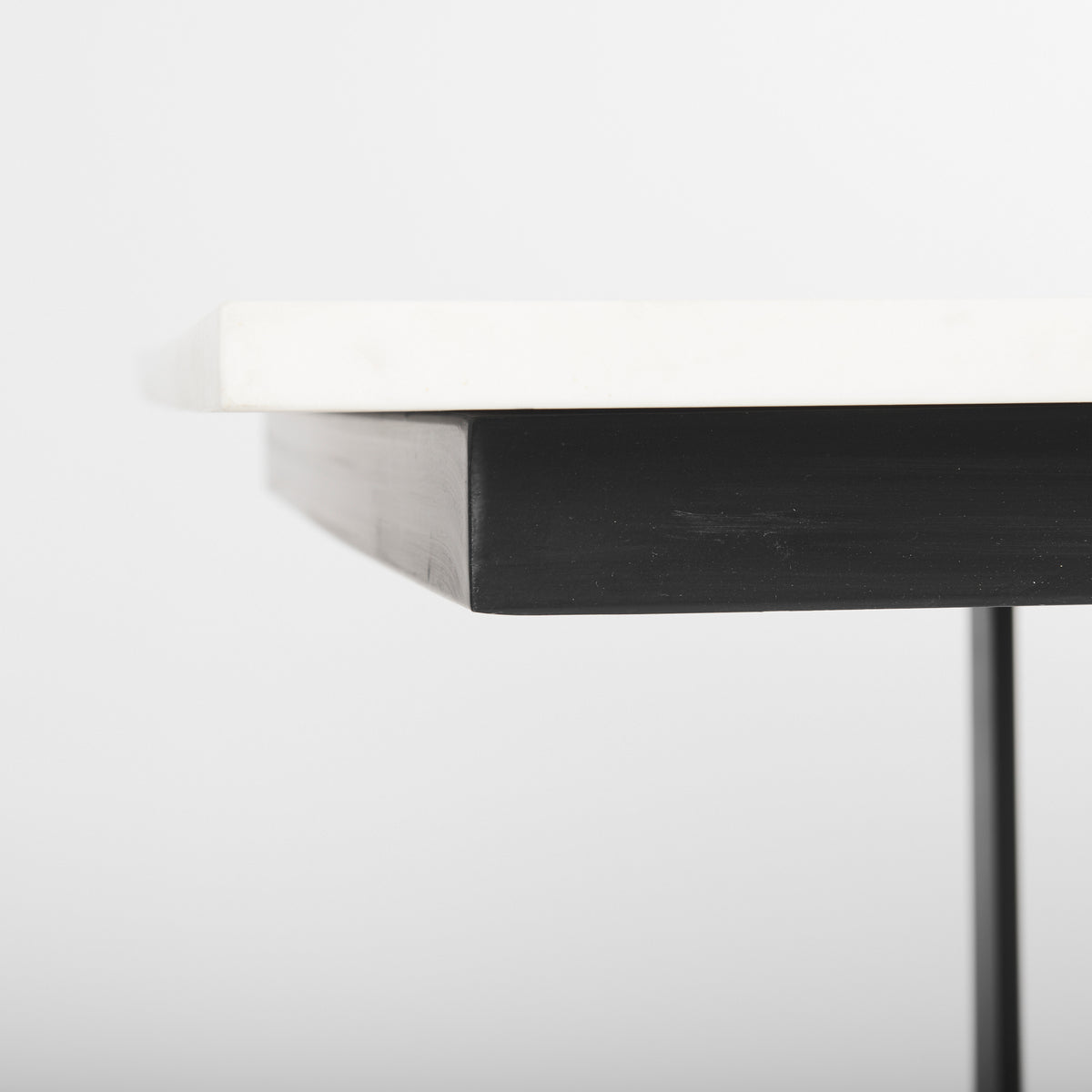 Tanner dining table, pedestal detail