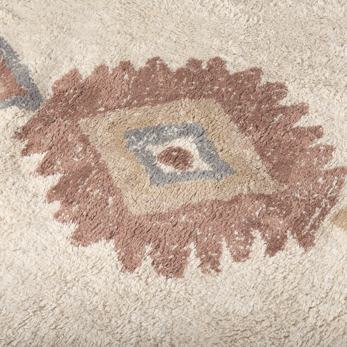 Carla rug detail