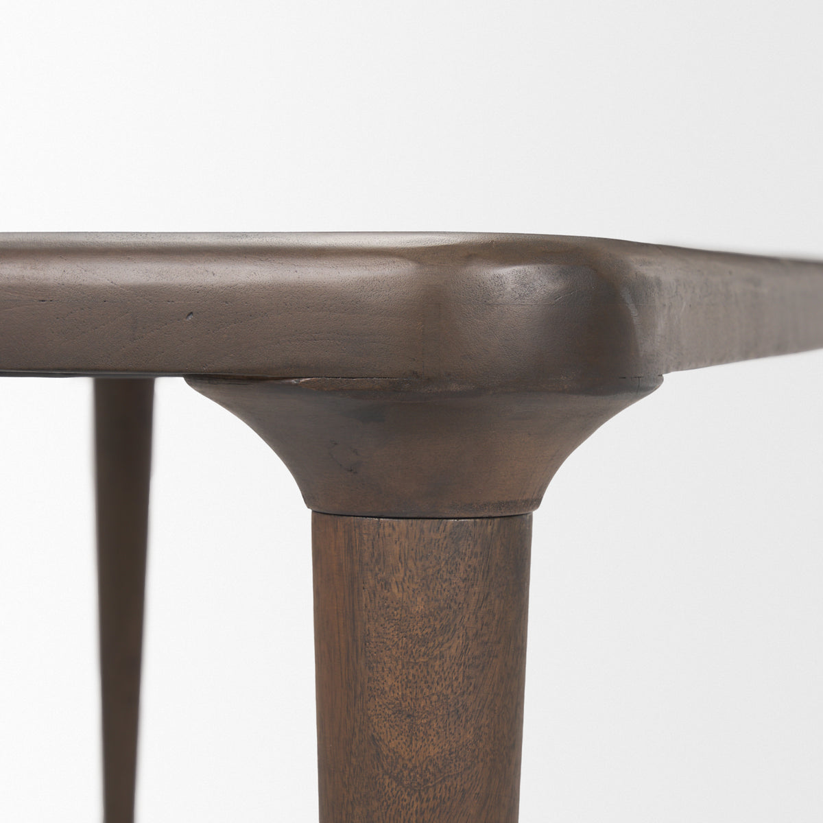Suvan dining table in med-dark brown, top detail
