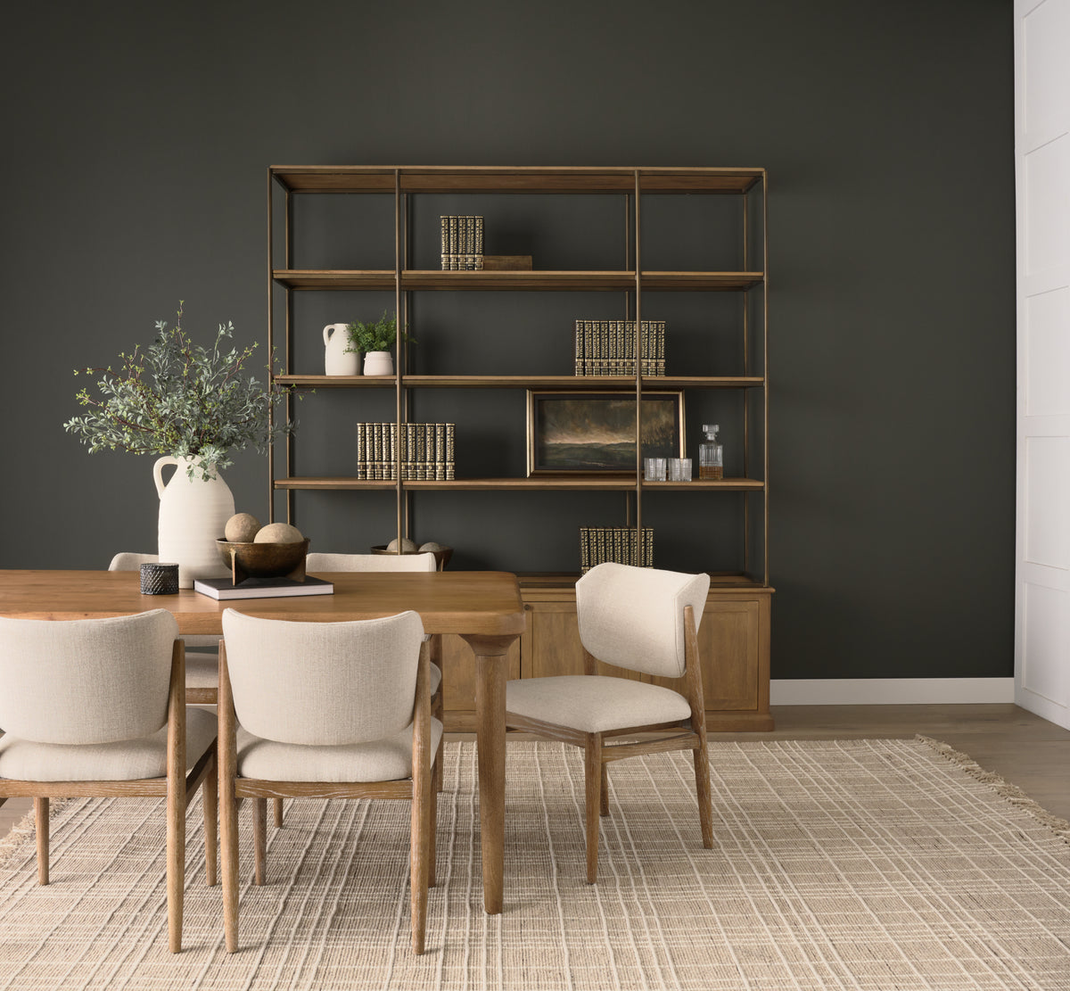 Suvan dining table lifestyle