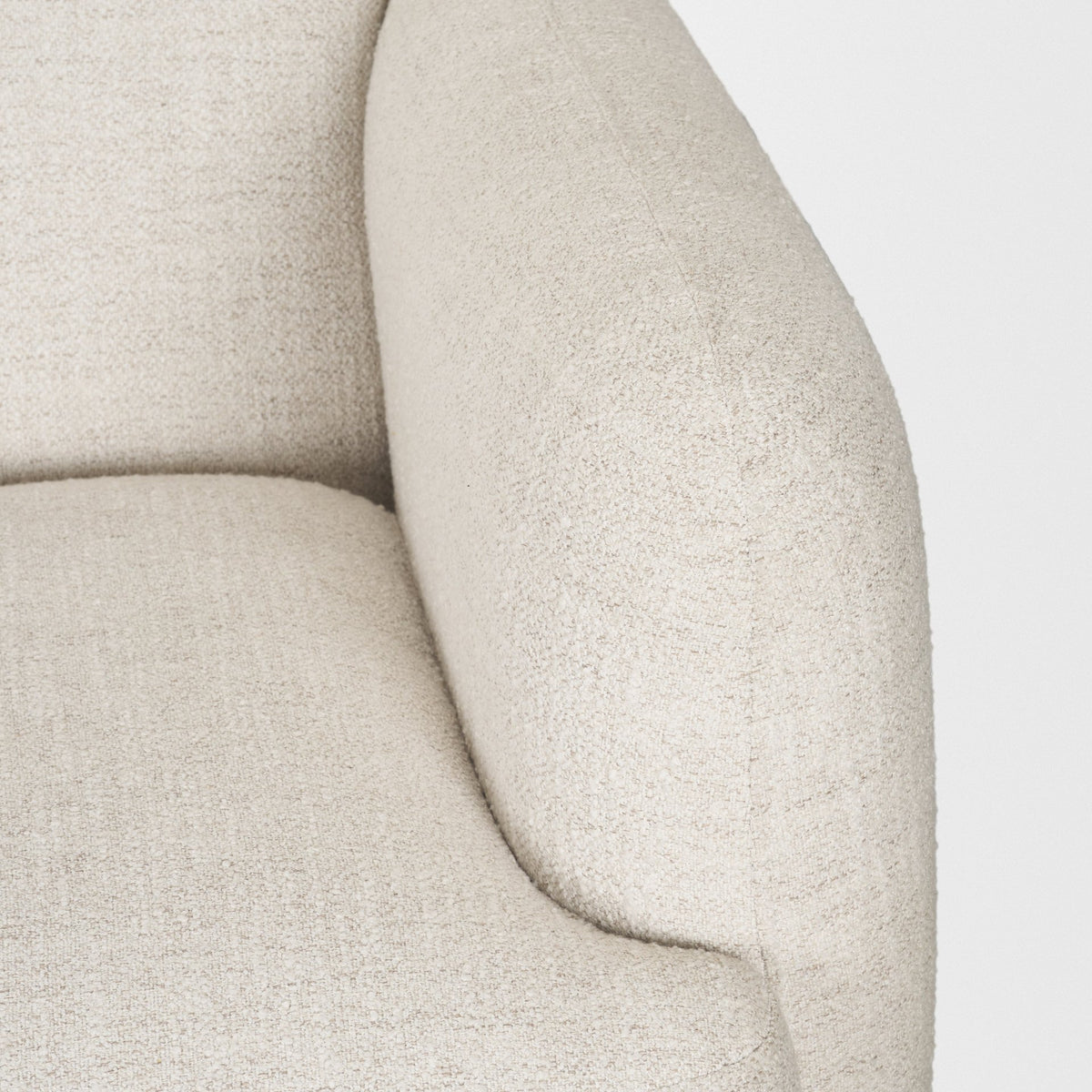 Saga sofa cream, cushion detail