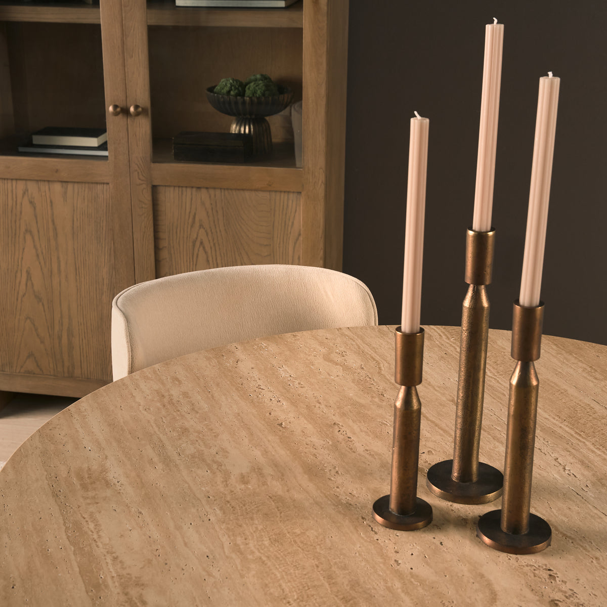 Torreno 42" Round Pedestal Dining Table
