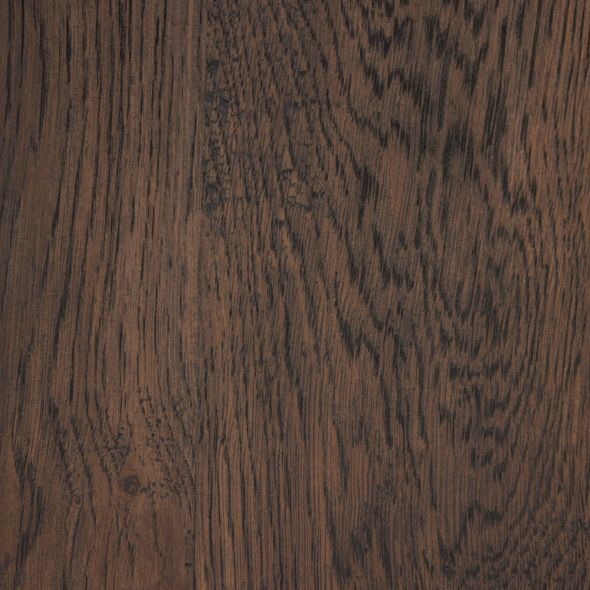 Brisa Round Dining Table 55" — onyx graining and tonal variation close-up